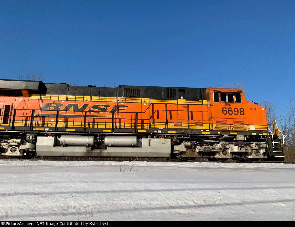 BNSF 6698 on 22K 